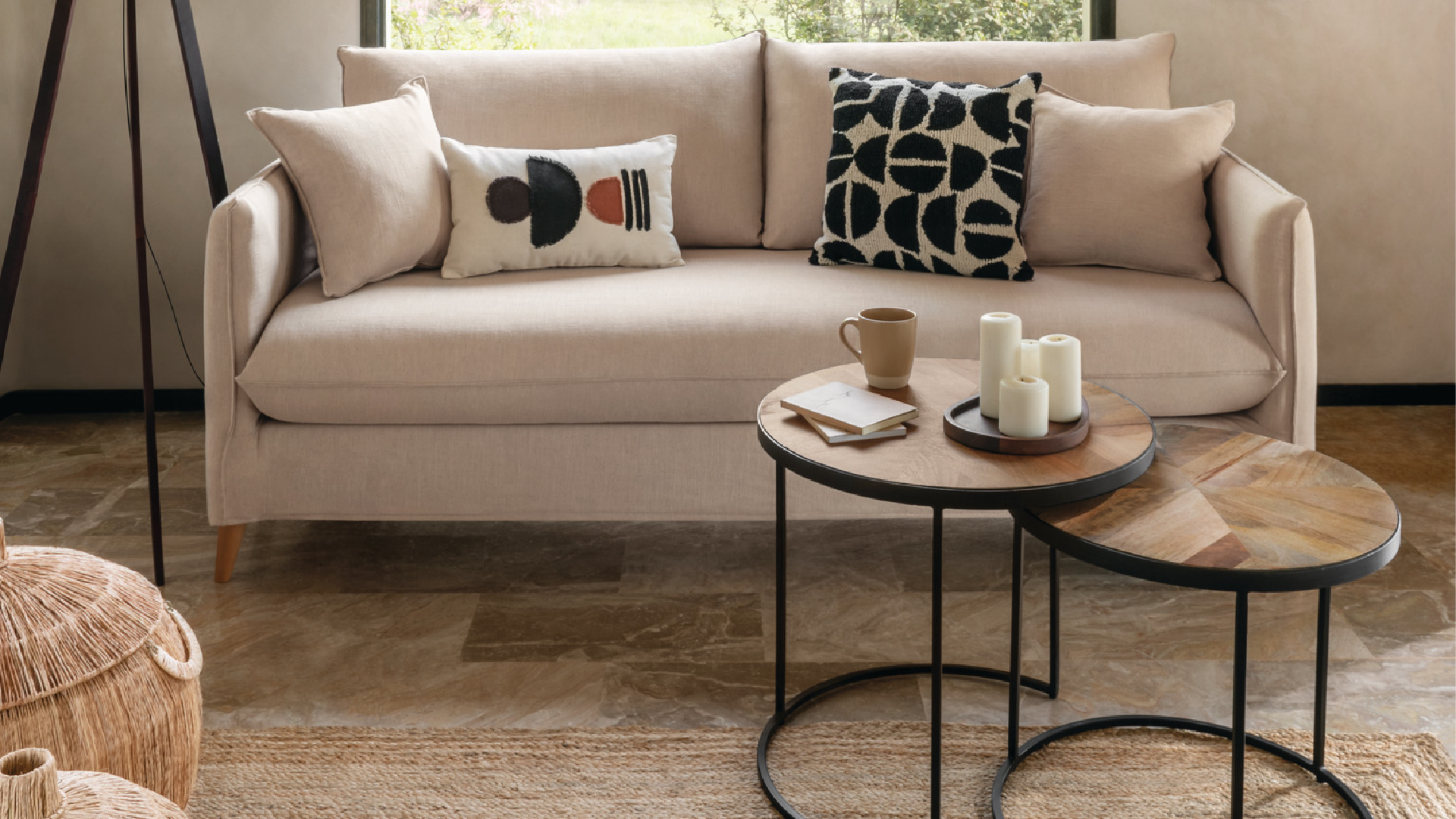 /on/demandware.static/-/Sites-homa-storefront-pt/default/dw5cb69756/Mobiliário_Mesas de centro e de apoio_20240124 textos SEO páginas categorias.jpg